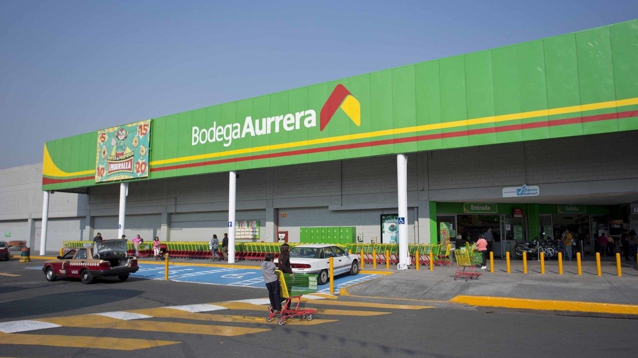 WhatsApp avatar screening